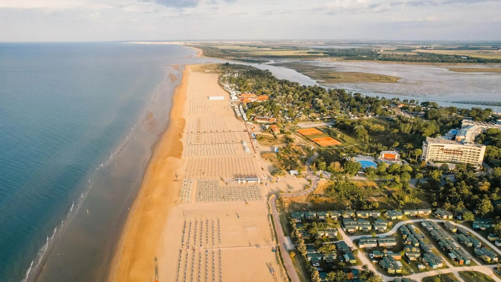 Charming Flat With Swimming Pool - Beahost Apartment Bibione Italy